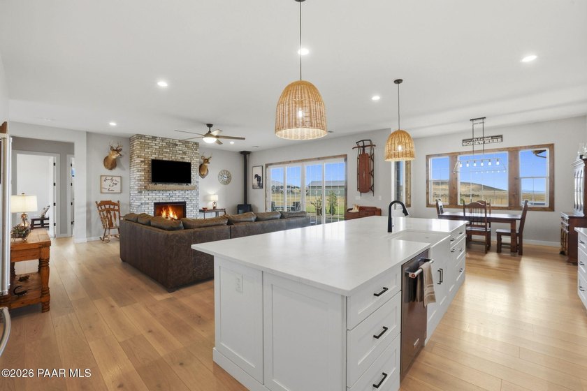 Experience elevated country living in the highly sought-after - photo 5