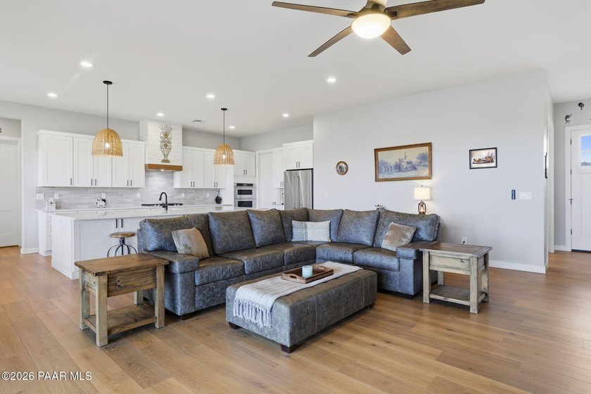 Experience elevated country living in the highly sought-after - photo 6