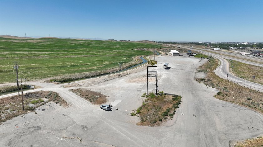 Own the Gateway --- Landmark Commercial Opportunity Off - photo 4
