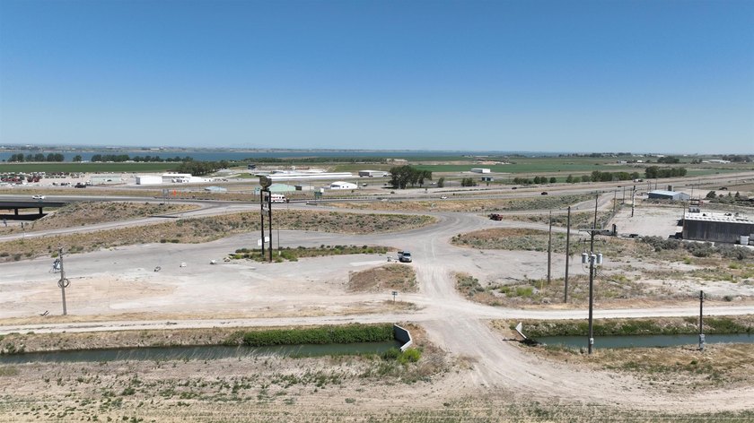 Own the Gateway --- Landmark Commercial Opportunity Off - photo 6