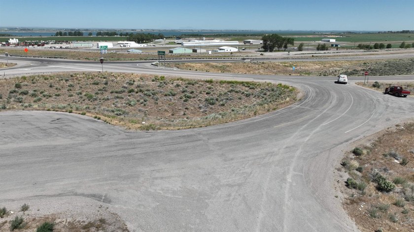 Own the Gateway --- Landmark Commercial Opportunity Off - photo 8