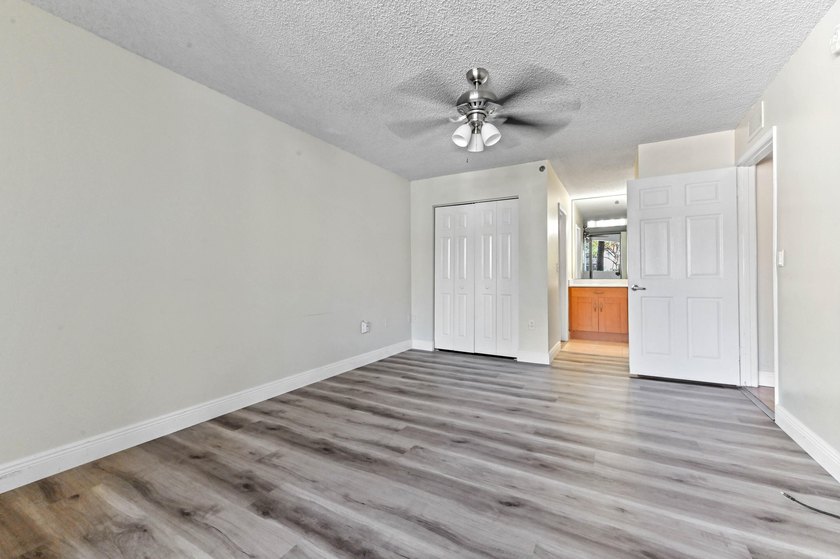 Live in resort style amenities in this spacious, open floor plan - photo 19