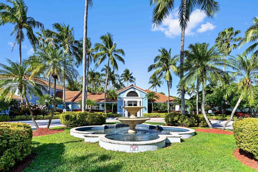 Live in resort style amenities in this spacious, open floor plan - photo 26