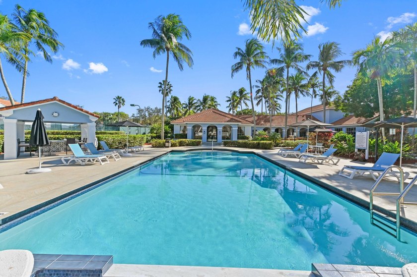 Live in resort style amenities in this spacious, open floor plan - photo 28