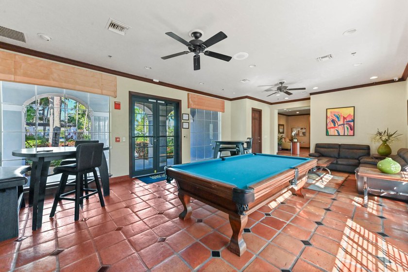 Live in resort style amenities in this spacious, open floor plan - photo 33