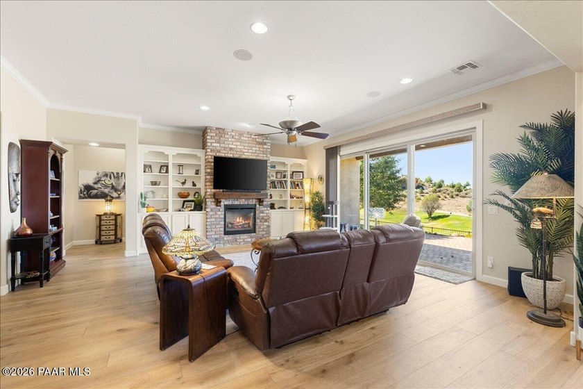 **Exceptional Golf Course &amp; Mountain Views in Prestigious - photo 6