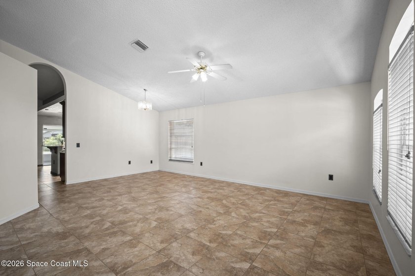 Pool Home + Cul-de-Sac + Oversized Lot! Welcome to this well - photo 9