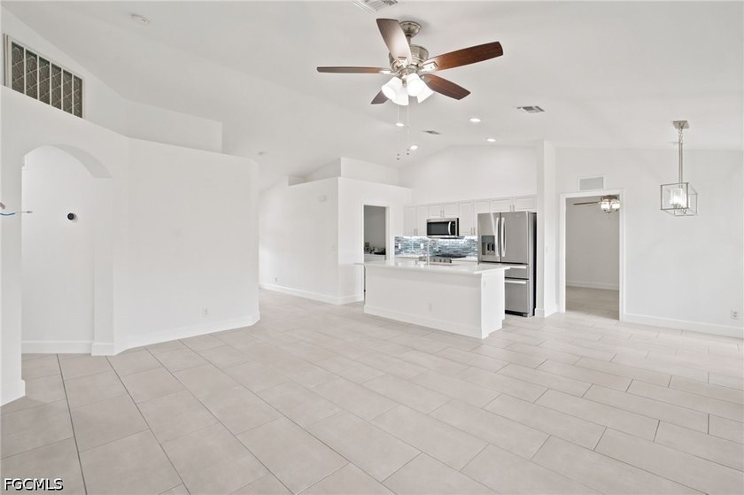 Beautifully updated 3-bedroom + den, 2-bath home offering an - photo 12