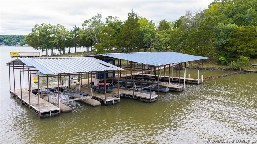 Move-in ready home offering an unbeatable location by both land - photo 30