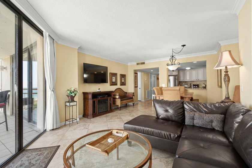 Welcome to Tower South, where panoramic ocean views, abundant - photo 15
