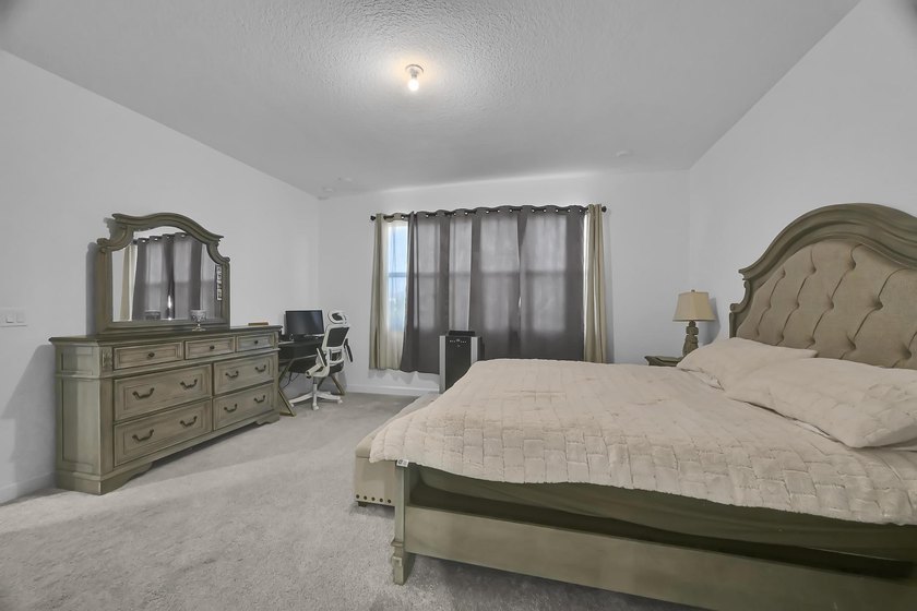 Welcome to this exceptional 4-bedroom, 3-bathroom single-family - photo 21