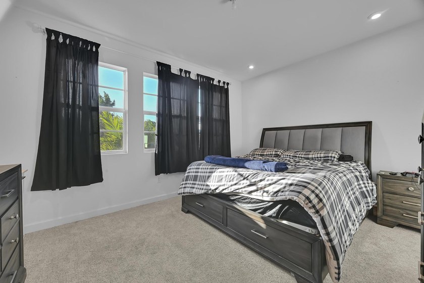 Welcome to this exceptional 4-bedroom, 3-bathroom single-family - photo 25