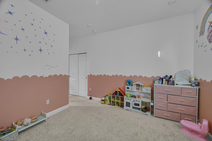 Welcome to this exceptional 4-bedroom, 3-bathroom single-family - photo 31