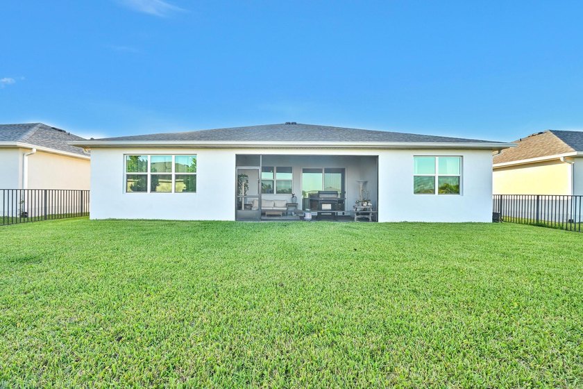 Welcome to this exceptional 4-bedroom, 3-bathroom single-family - photo 35