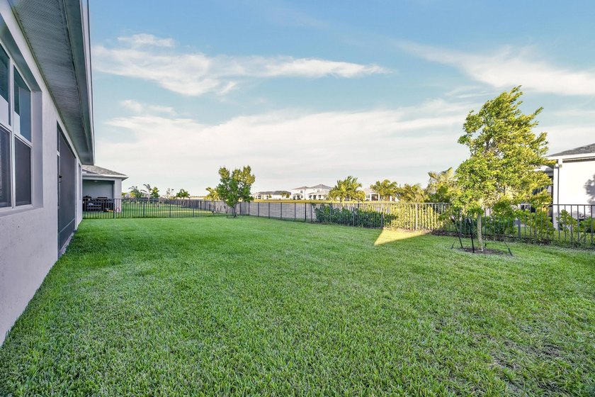 Welcome to this exceptional 4-bedroom, 3-bathroom single-family - photo 37