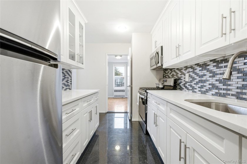 Discover a rare junior 4 converted into a 2-bedroom apartment - photo 15