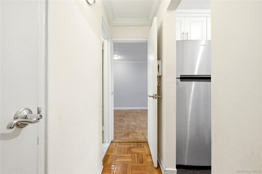 Discover a rare junior 4 converted into a 2-bedroom apartment - photo 20