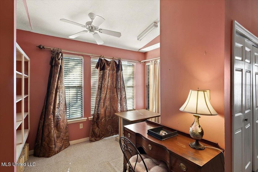 The ultimate space for hosting gatherings or relaxing in style - photo 13