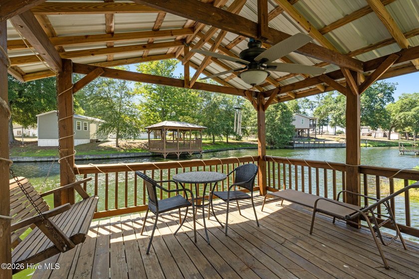 Enjoy coastal living just minutes from the sandy shores of - photo 34
