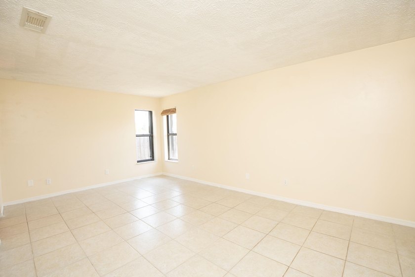 Move-in ready 3-bedroom, 2-bathroom home offering comfort - photo 14