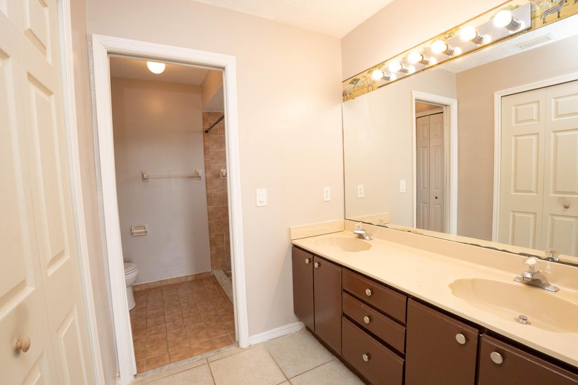 Move-in ready 3-bedroom, 2-bathroom home offering comfort - photo 16