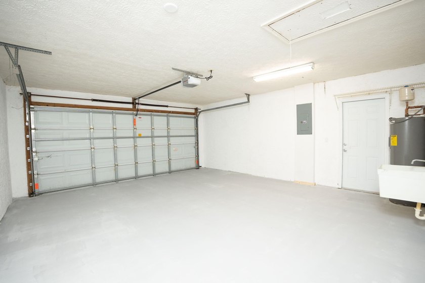 Move-in ready 3-bedroom, 2-bathroom home offering comfort - photo 27