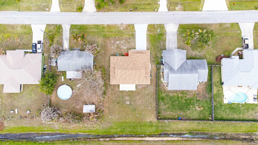 Move-in ready 3-bedroom, 2-bathroom home offering comfort - photo 36