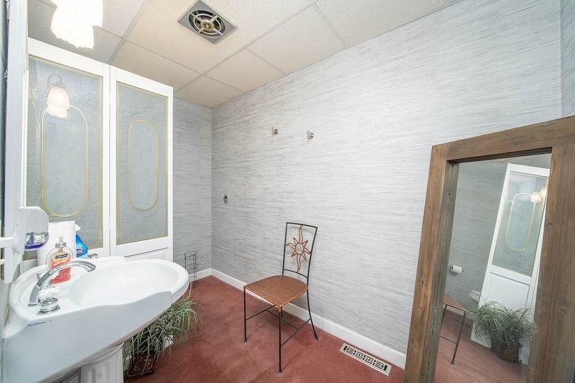 Exceptional mixed-use opportunity at 2919 Pawtucket Ave! Ideal - photo 25