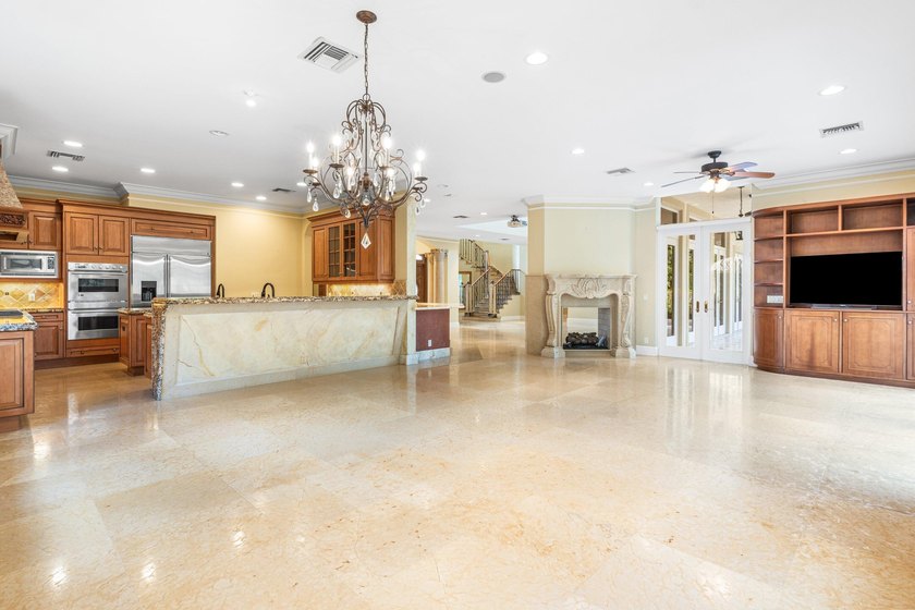 A Magnificent Estate nestled in the prestigious gated community - photo 28