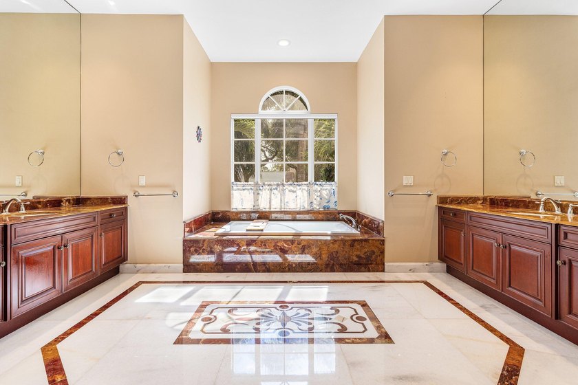A Magnificent Estate nestled in the prestigious gated community - photo 41