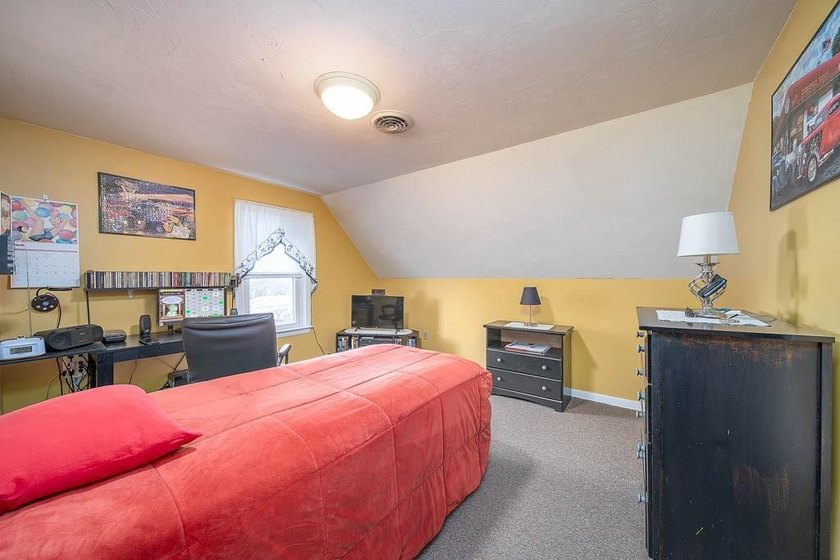 Exceptional mixed-use opportunity at 2919 Pawtucket Ave! Ideal - photo 41
