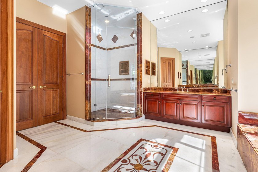 A Magnificent Estate nestled in the prestigious gated community - photo 42