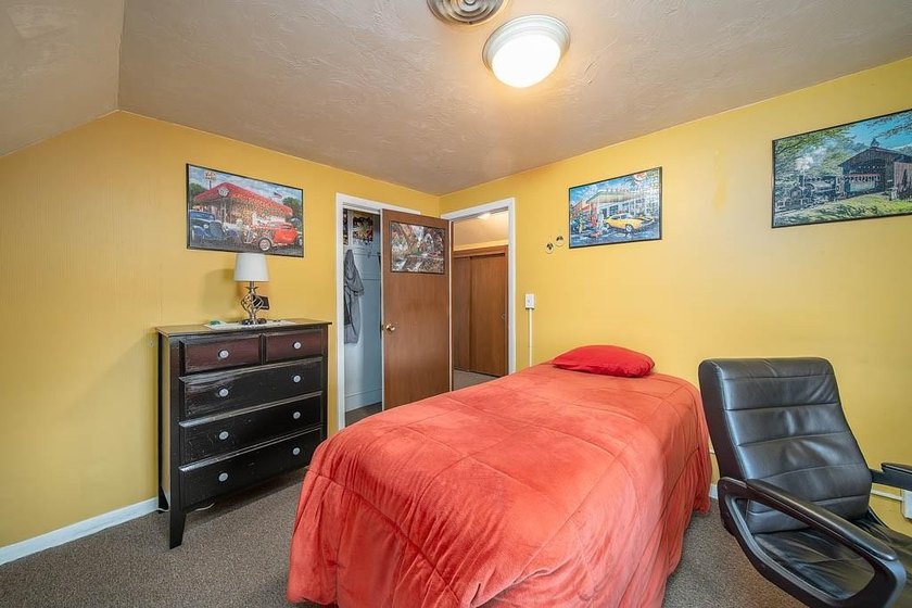 Exceptional mixed-use opportunity at 2919 Pawtucket Ave! Ideal - photo 42