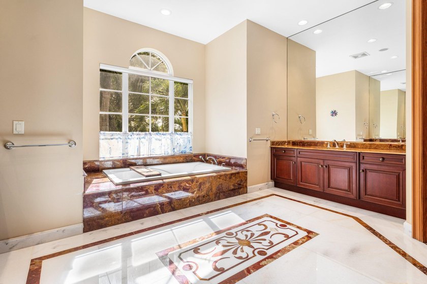 A Magnificent Estate nestled in the prestigious gated community - photo 43