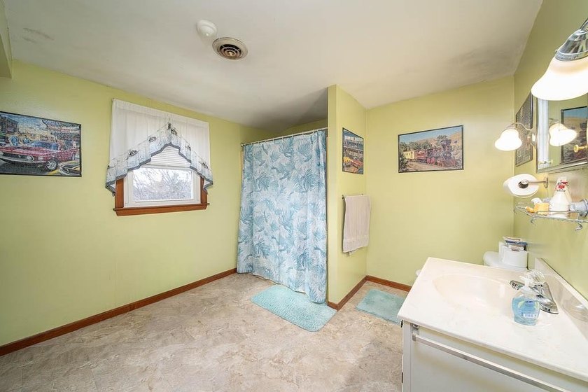 Exceptional mixed-use opportunity at 2919 Pawtucket Ave! Ideal - photo 43