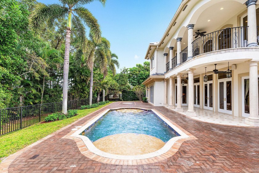 A Magnificent Estate nestled in the prestigious gated community - photo 45