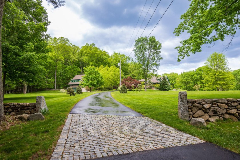 Privacy, craftsmanship, and endless possibilities converge on - photo 25