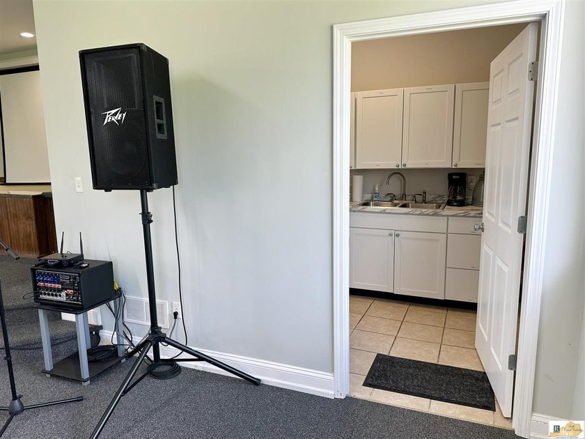 Excellent commercial opportunity just 6 miles from Columbia! - photo 15