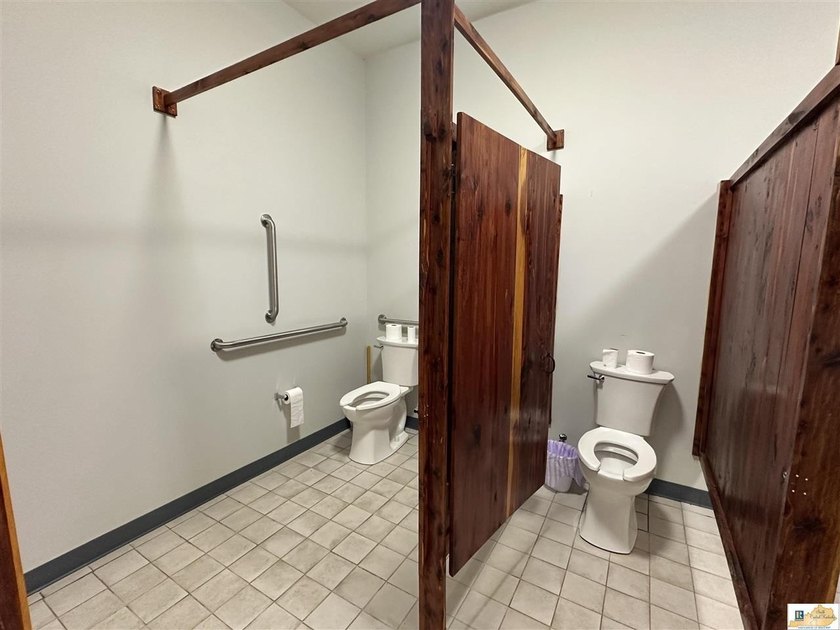Excellent commercial opportunity just 6 miles from Columbia! - photo 28