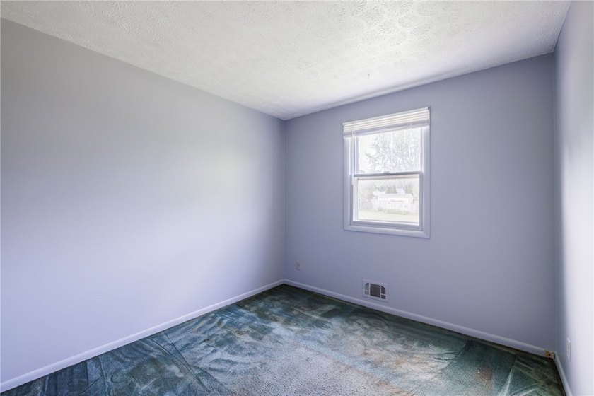Welcome to 28 Jamee Lane, located on a quiet neighborhood street - photo 10