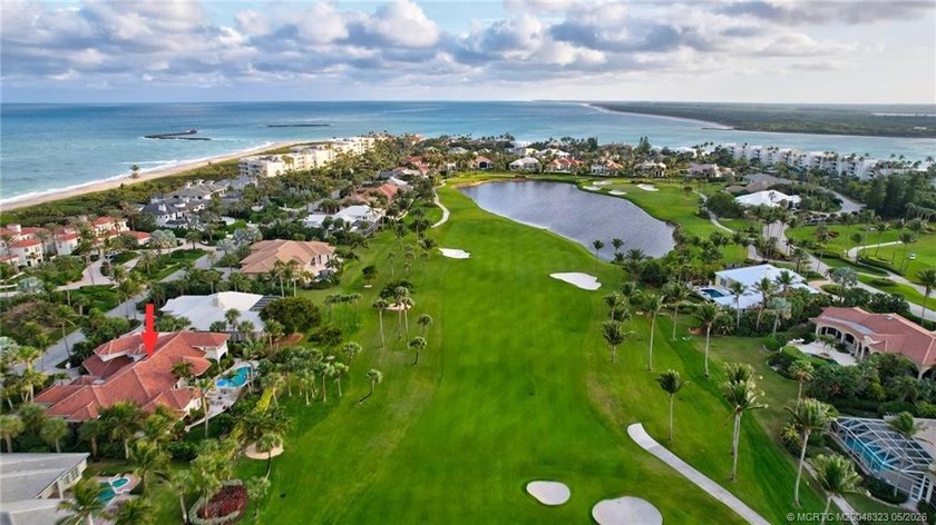 This elegant Sailfish Point estate is ideally positioned on the - photo 53