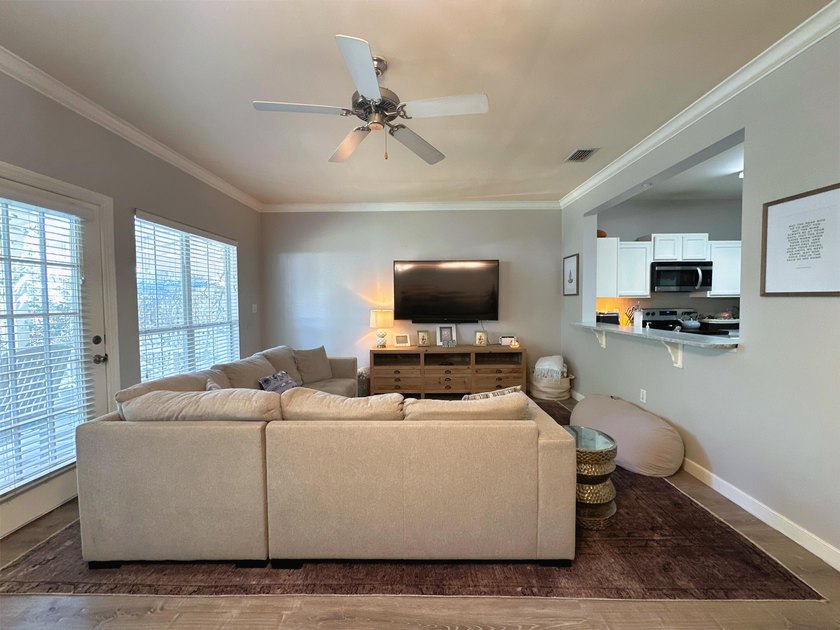 Located just off Main Street in Destin - this 3 bed, 2 bath - photo 13