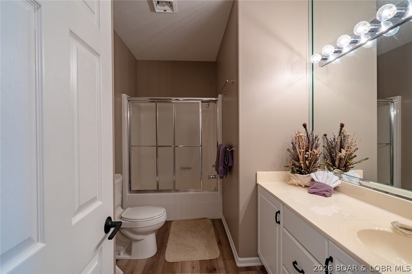 This top-floor Lazy Days condo shows like brand new and is being - photo 23