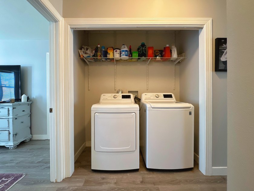 Located just off Main Street in Destin - this 3 bed, 2 bath - photo 23