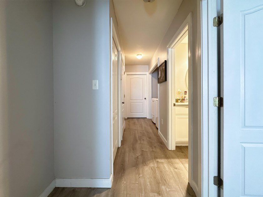Located just off Main Street in Destin - this 3 bed, 2 bath - photo 27