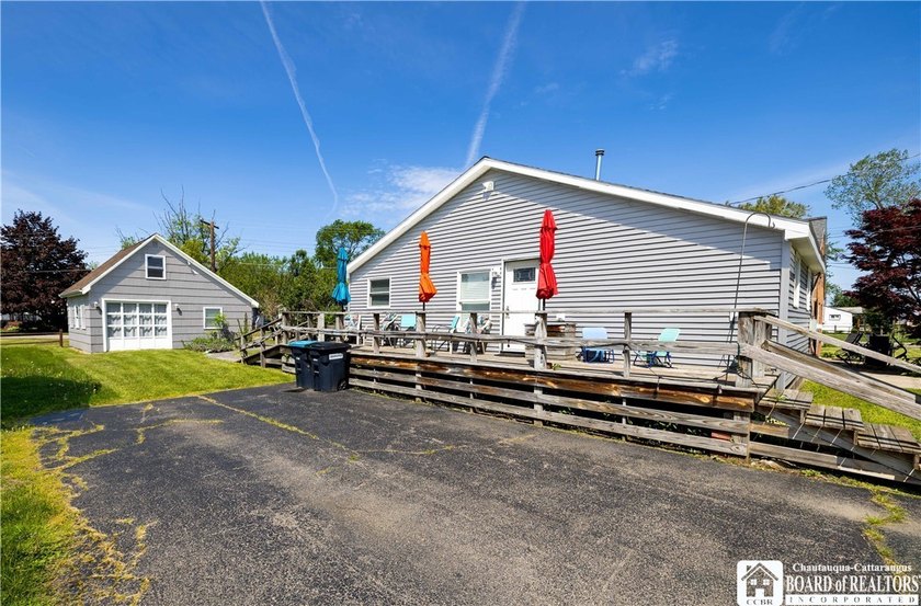 Here's your chance to jump on a rare opportunity in the lively - photo 6