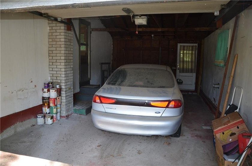 Perfect for investors and handy folks alike, this one-level - photo 16