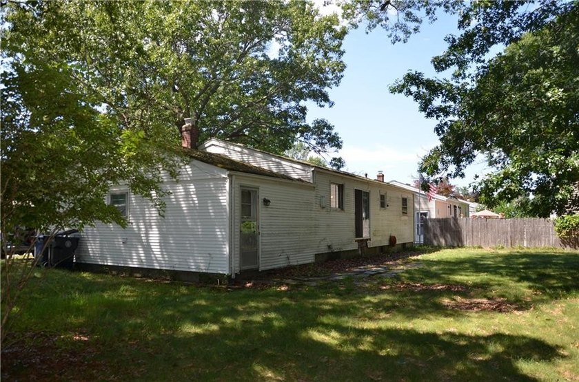 Perfect for investors and handy folks alike, this one-level - photo 23