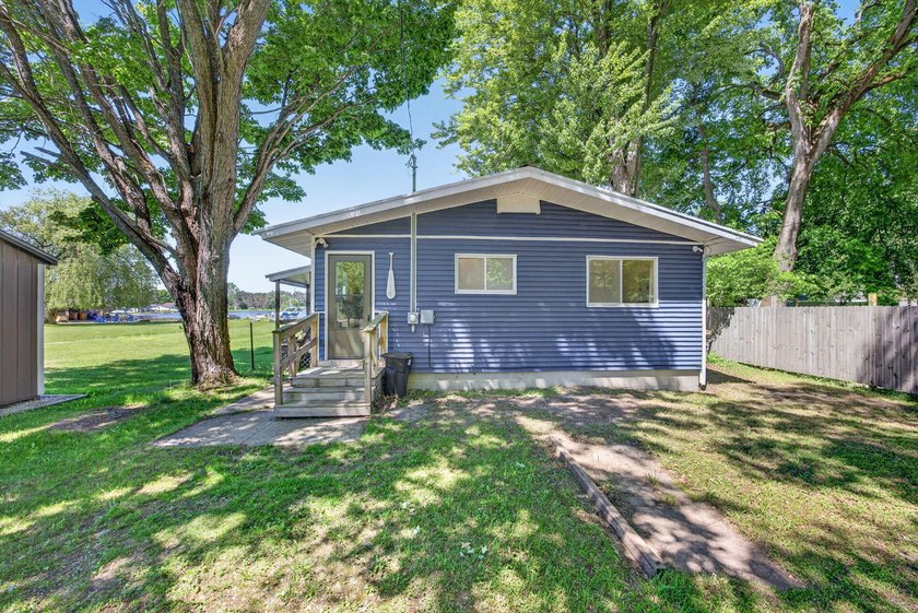 Turn-key lakefront living on Pleasant Lake! This beautifully - photo 28