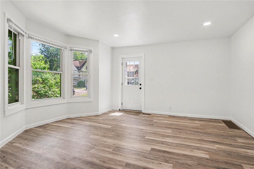 Turnkey investment opportunity or ideal owner-occupied duplex! - photo 7